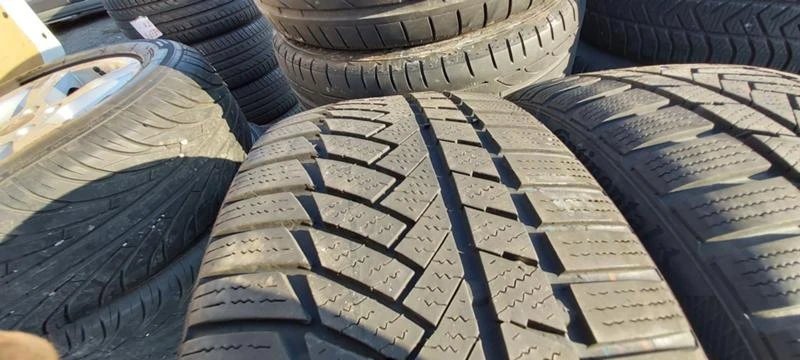 Гуми Зимни 225/40R18, снимка 3 - Гуми и джанти - 30923423