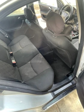Mercedes-Benz C 220, снимка 3