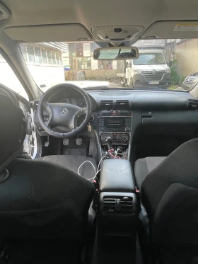 Mercedes-Benz C 220, снимка 2