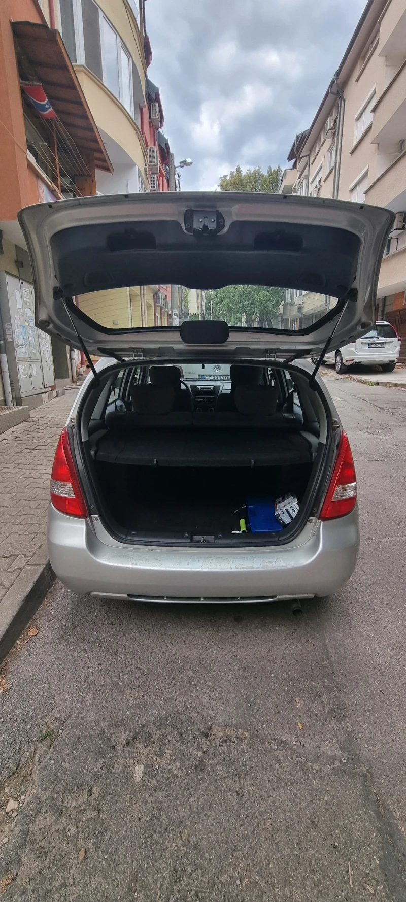 Suzuki Liana, снимка 6 - Автомобили и джипове - 47298696