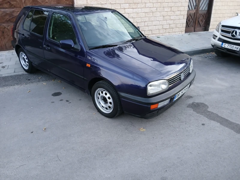 VW Golf 1.6 ГАЗ!КЛИМАТИК!, снимка 2 - Автомобили и джипове - 47618617