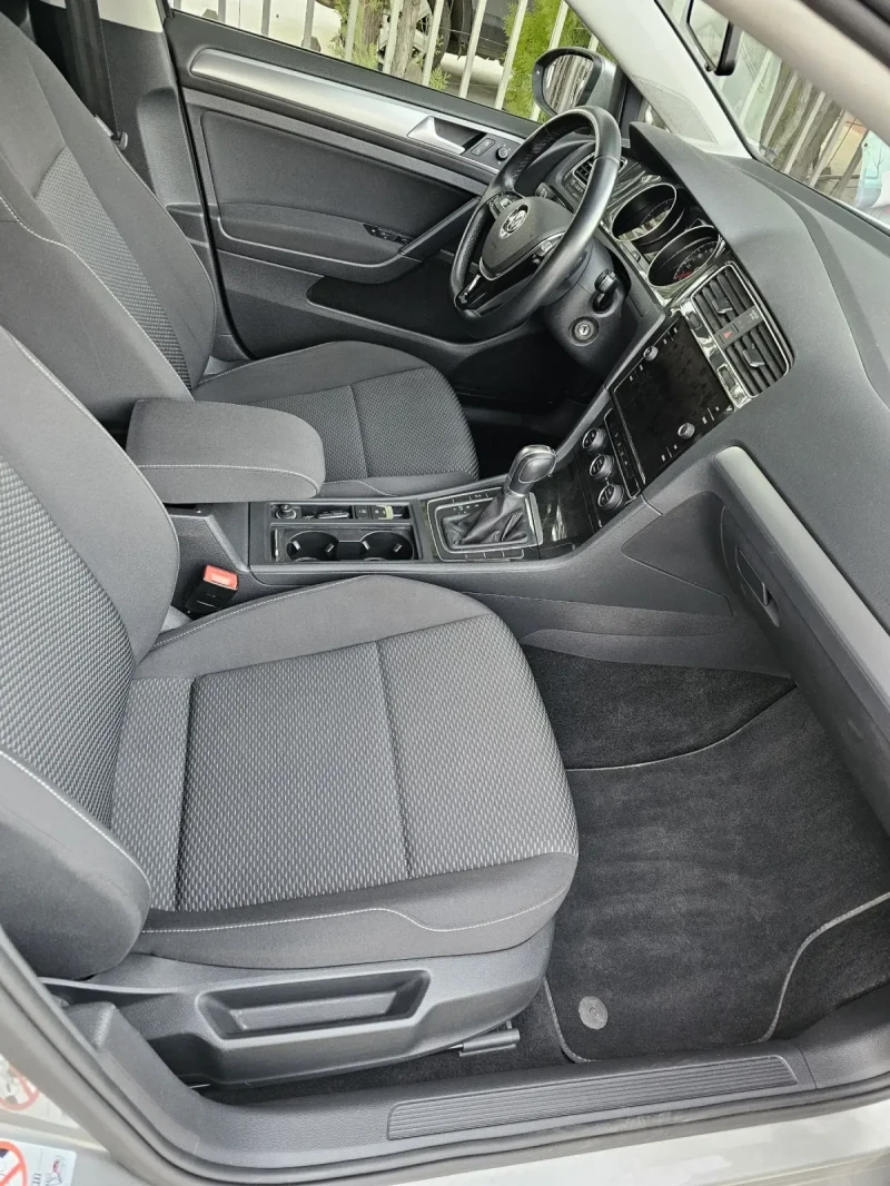 VW Golf 1.6TDI DSG Euro 6d-temp 25 000км, снимка 11 - Автомобили и джипове - 49546455