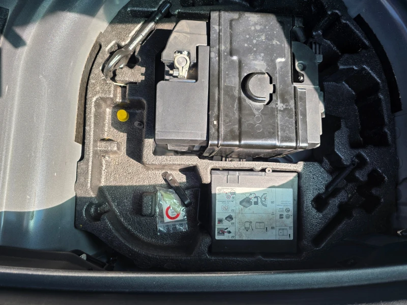 Audi A1 1.6TDI* S line* NAVI, снимка 17 - Автомобили и джипове - 51647340