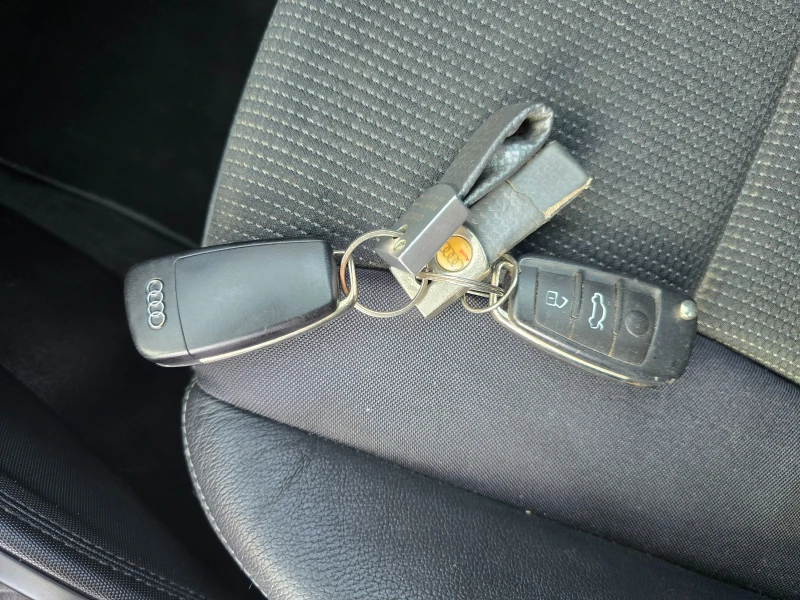 Audi A1 1.6TDI* S line* NAVI, снимка 13 - Автомобили и джипове - 51647340