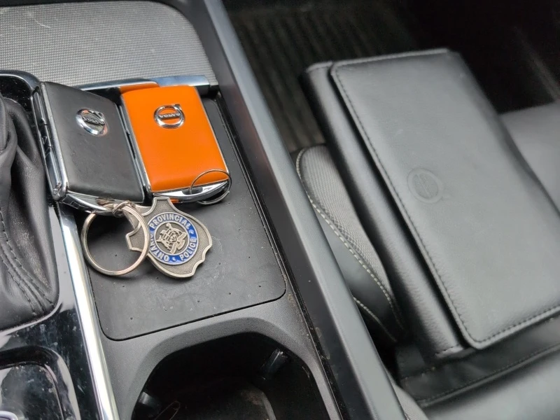 Volvo S60 * R Design * CARFAX * БЕЗ ПЪРВОНАЧАЛНА ВНОСКА, снимка 14 - Автомобили и джипове - 52962582