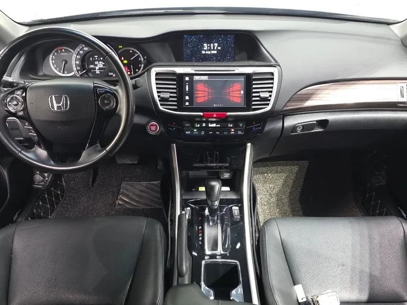 Honda Accord 2.4, снимка 13 - Автомобили и джипове - 55841610