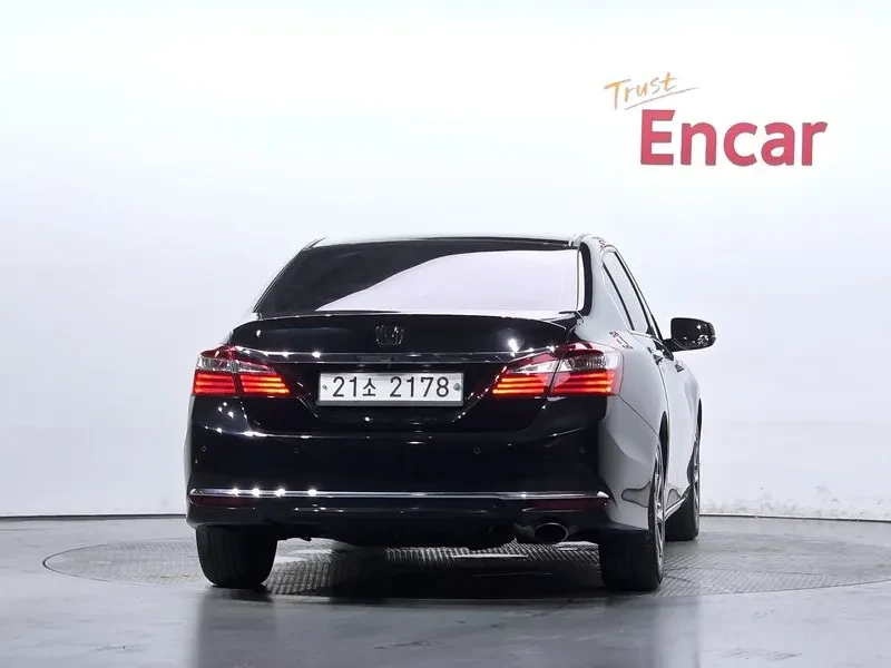Honda Accord 2.4, снимка 8 - Автомобили и джипове - 55841610