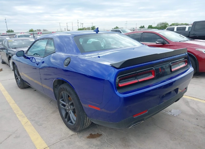 Dodge Challenger GT AWD  - изображение 7