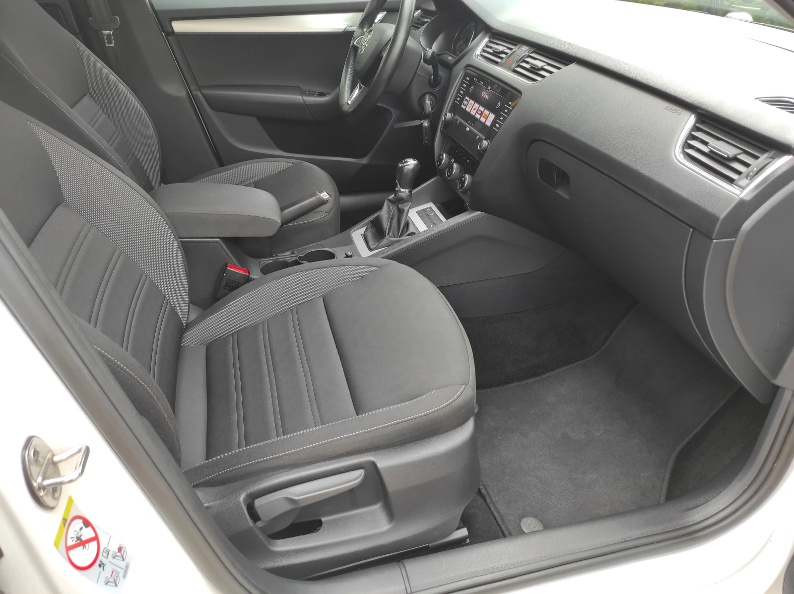 Skoda Octavia Facelift, Navi, Camera, снимка 10 - Автомобили и джипове - 56552387