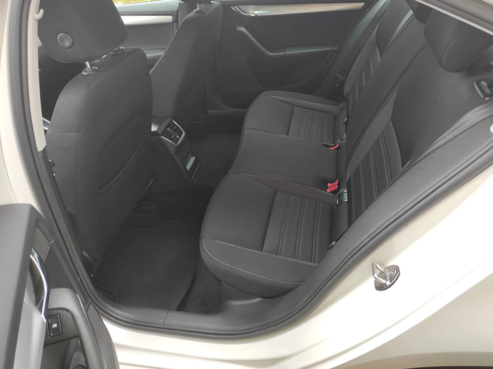 Skoda Octavia Facelift, Navi, Camera, снимка 12 - Автомобили и джипове - 56552387