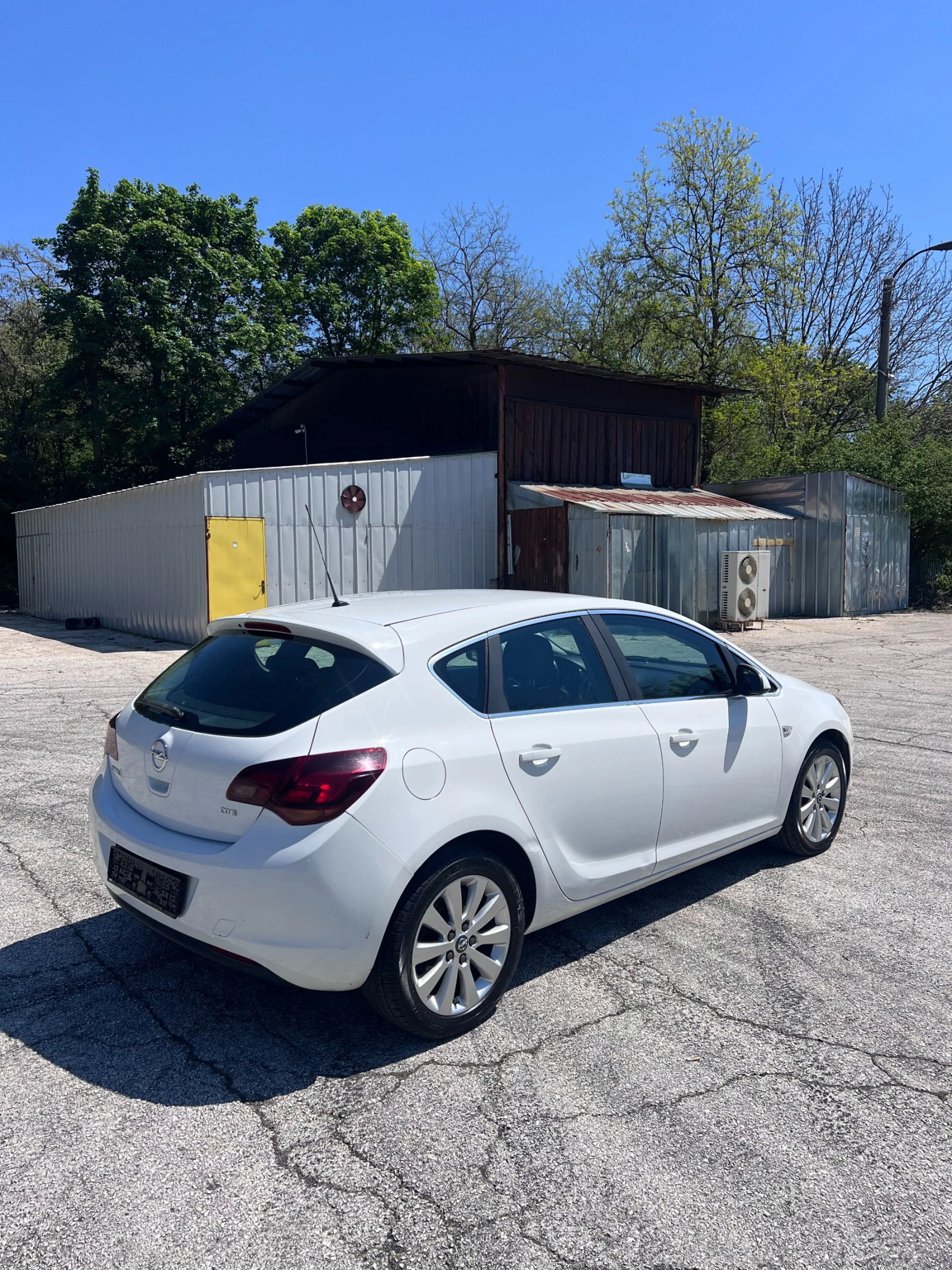 Opel Astra J 1.7 CDTI - изображение 5