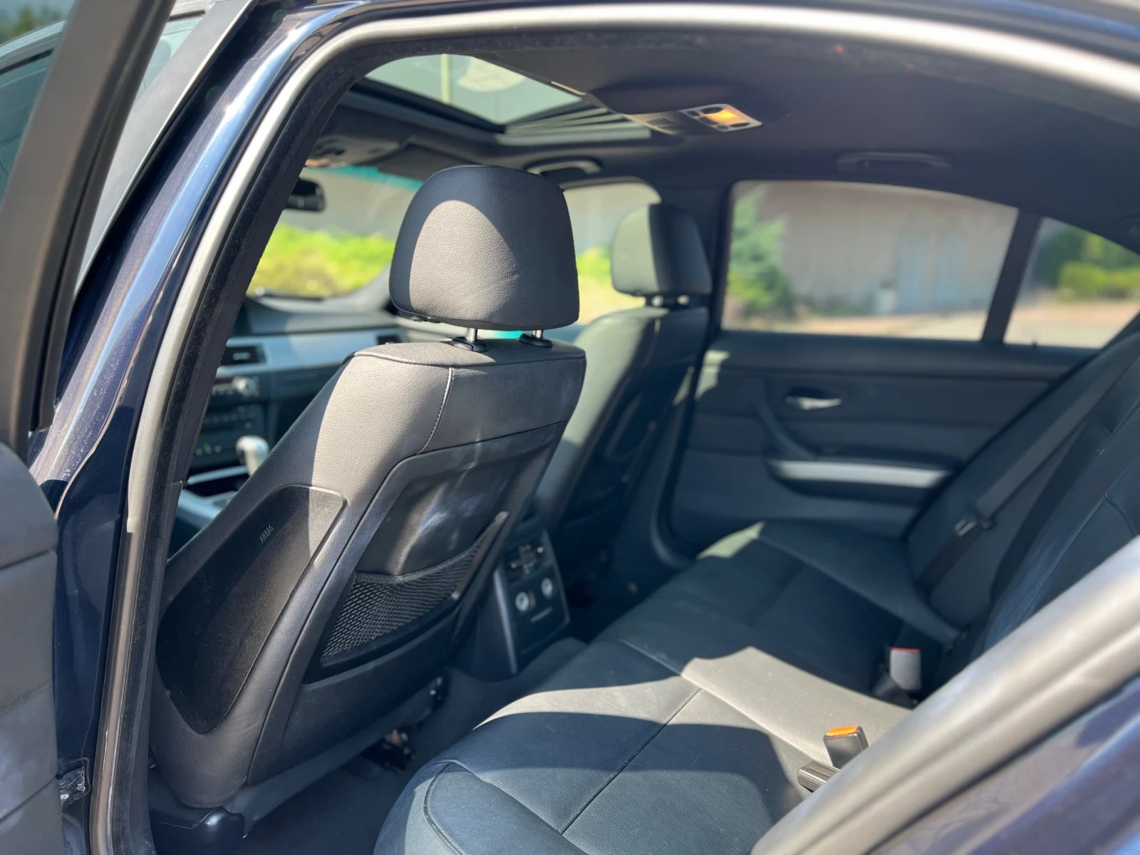 BMW 330 I-    260   | Mobile.bg   15