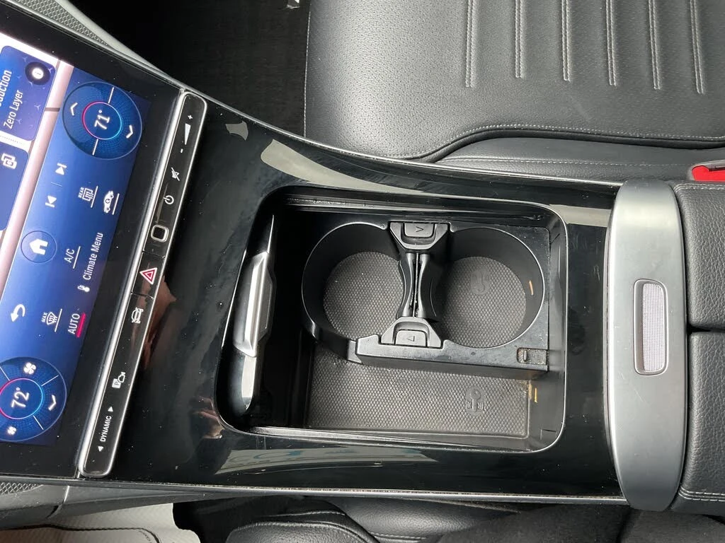 Mercedes-Benz C 300 * AMG Line * HeadUp * * AвтоКредит* (ЦЕНА ДО БГ), снимка 13 - Автомобили и джипове - 53958296