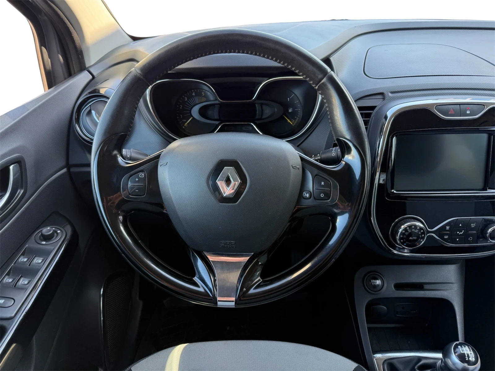 Renault Captur 1.5/110ps/6gears/Camera/Navi/R-Link, снимка 10 - Автомобили и джипове - 54055985