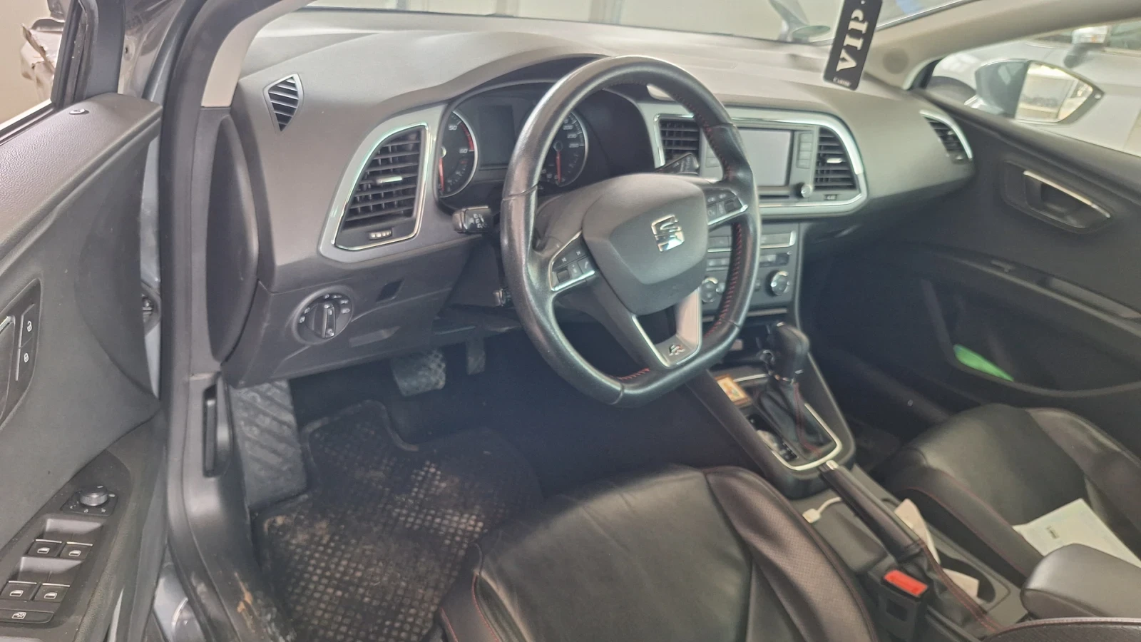 Seat Leon, снимка 14 - Автомобили и джипове - 54286161