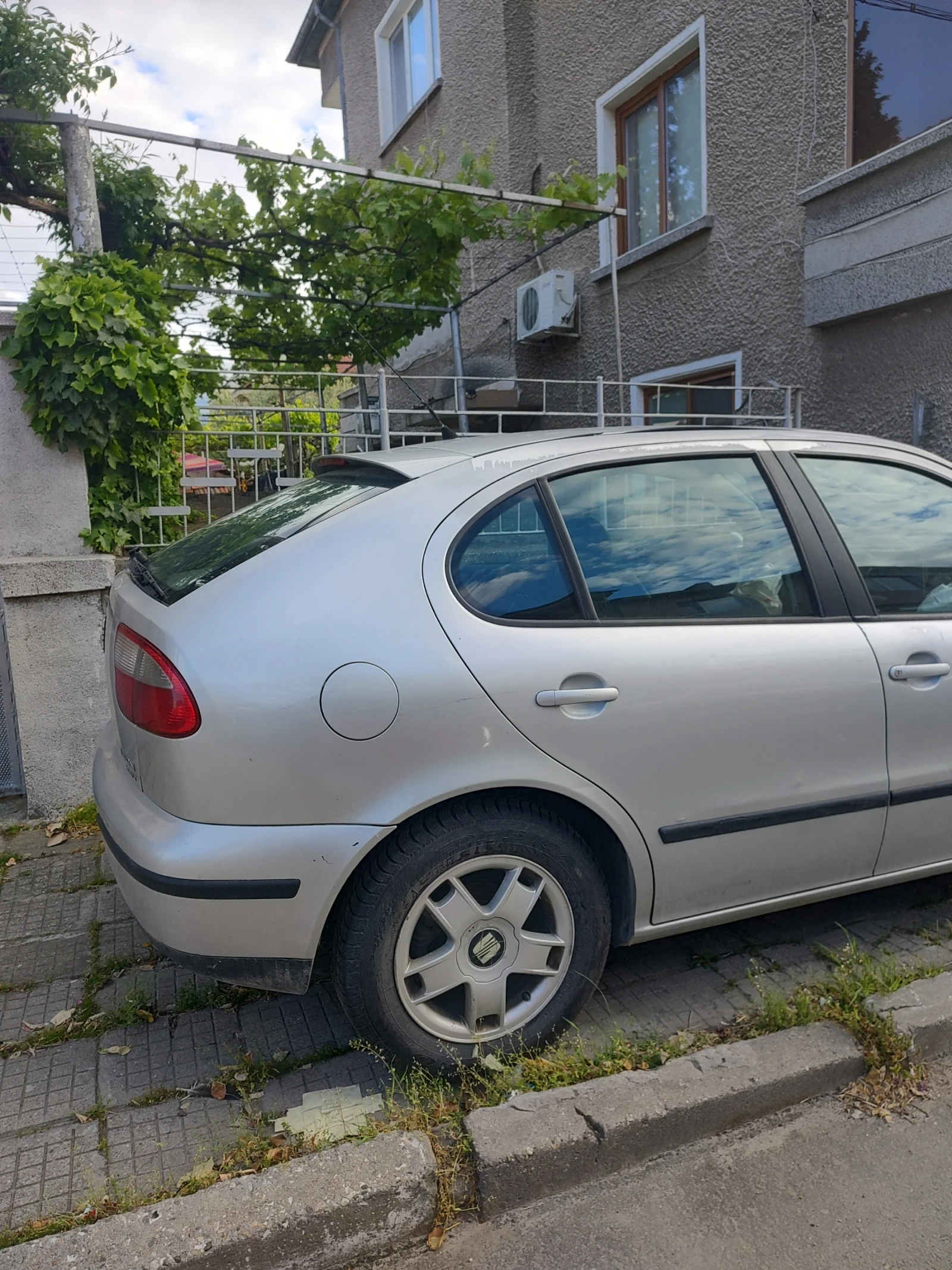 Seat Leon 1м, снимка 2 - Автомобили и джипове - 54730002