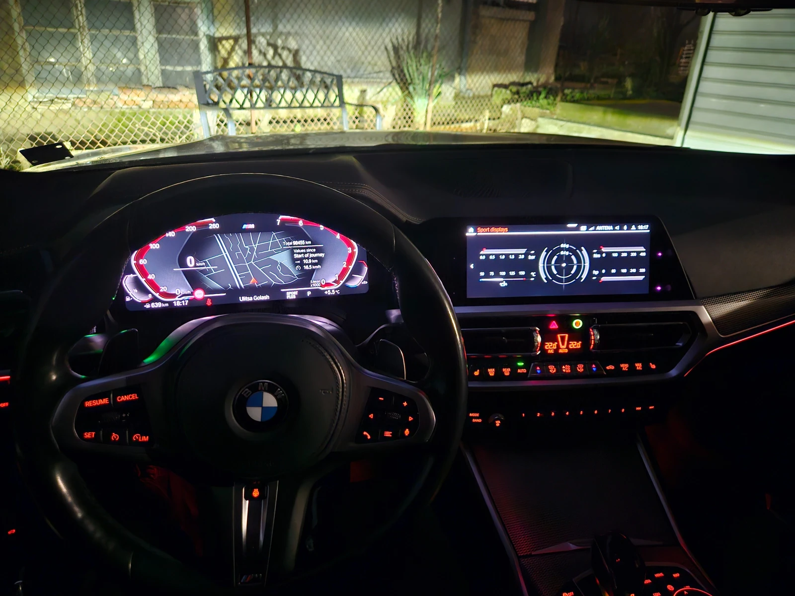 BMW 330 xDrive M Sport , снимка 17 - Автомобили и джипове - 54922034