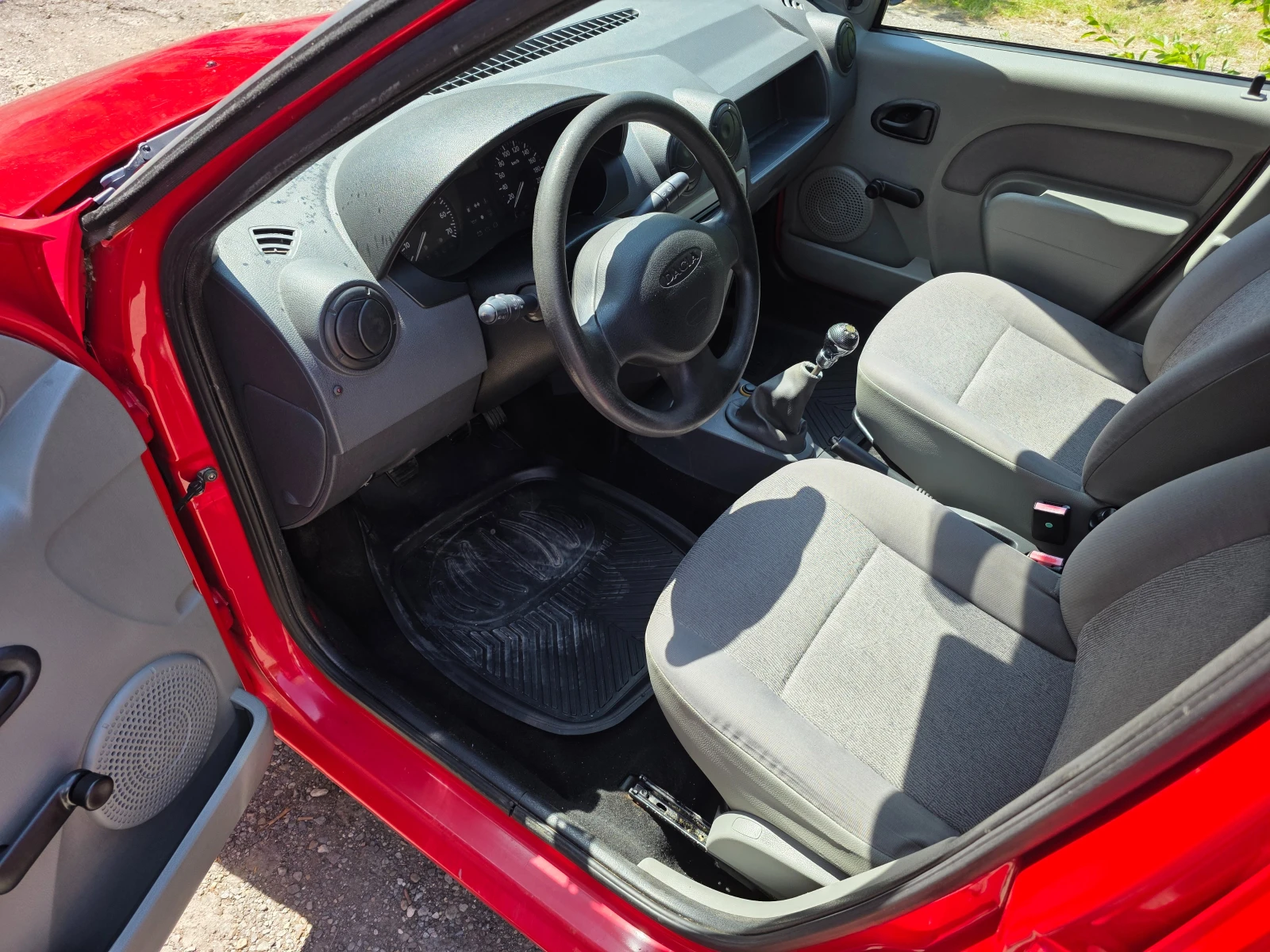 Dacia Logan 1.5DCI, снимка 5 - Автомобили и джипове - 54977716