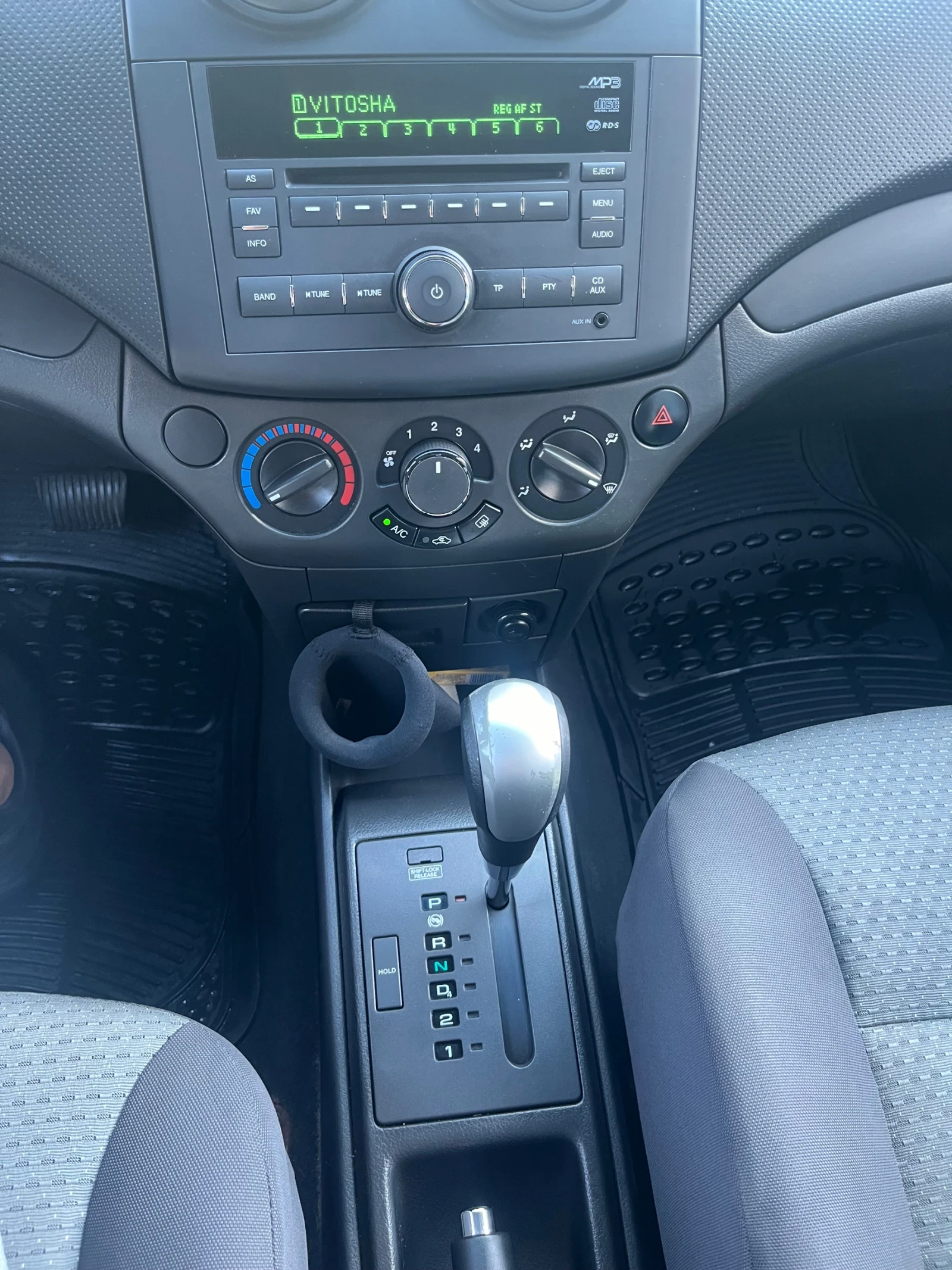 Chevrolet Aveo, снимка 9 - Автомобили и джипове - 54985306