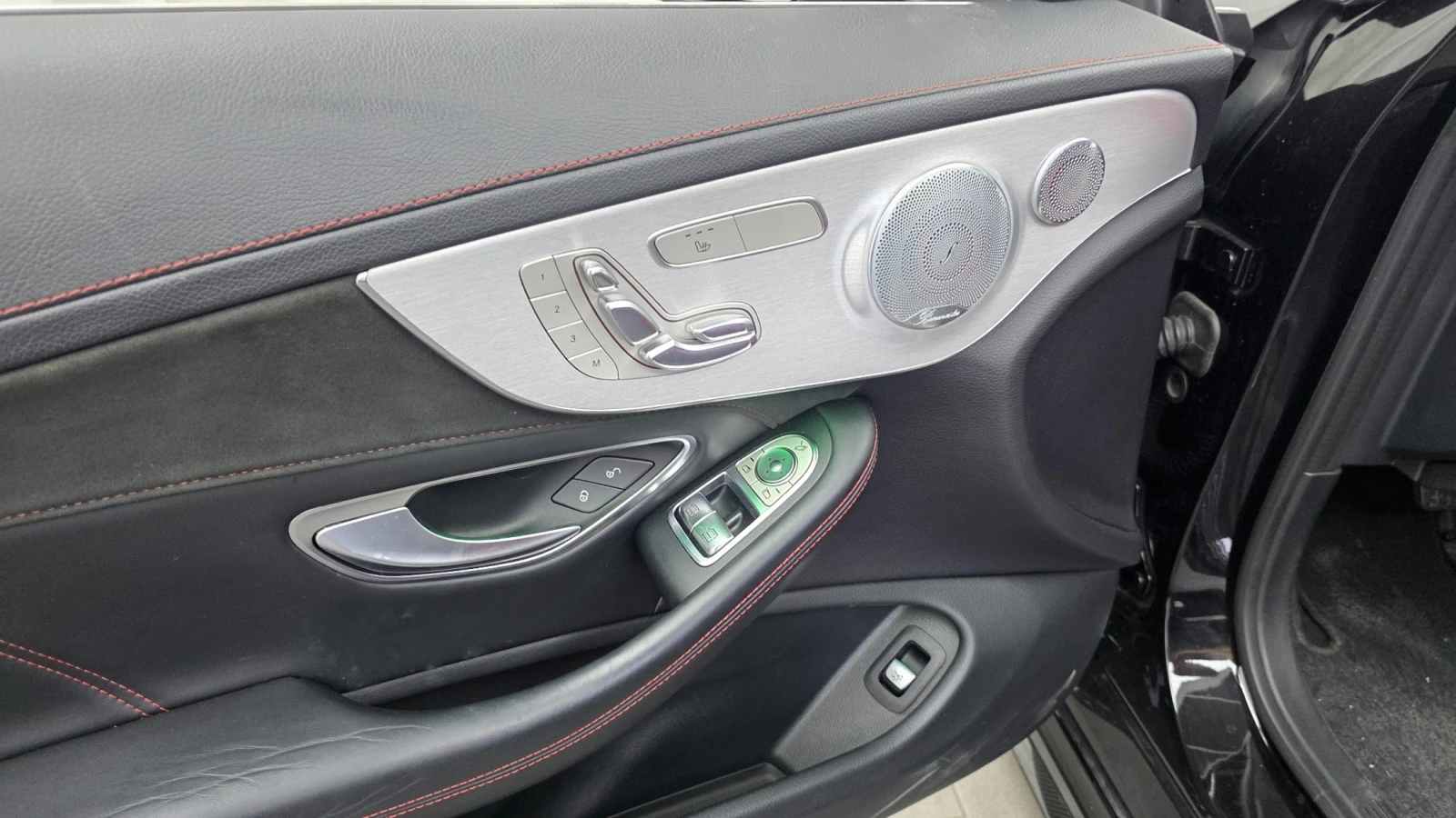 Mercedes-Benz C 63 AMG Head up/360 Cam/Подгрев/Панорама, снимка 16 - Автомобили и джипове - 55015823