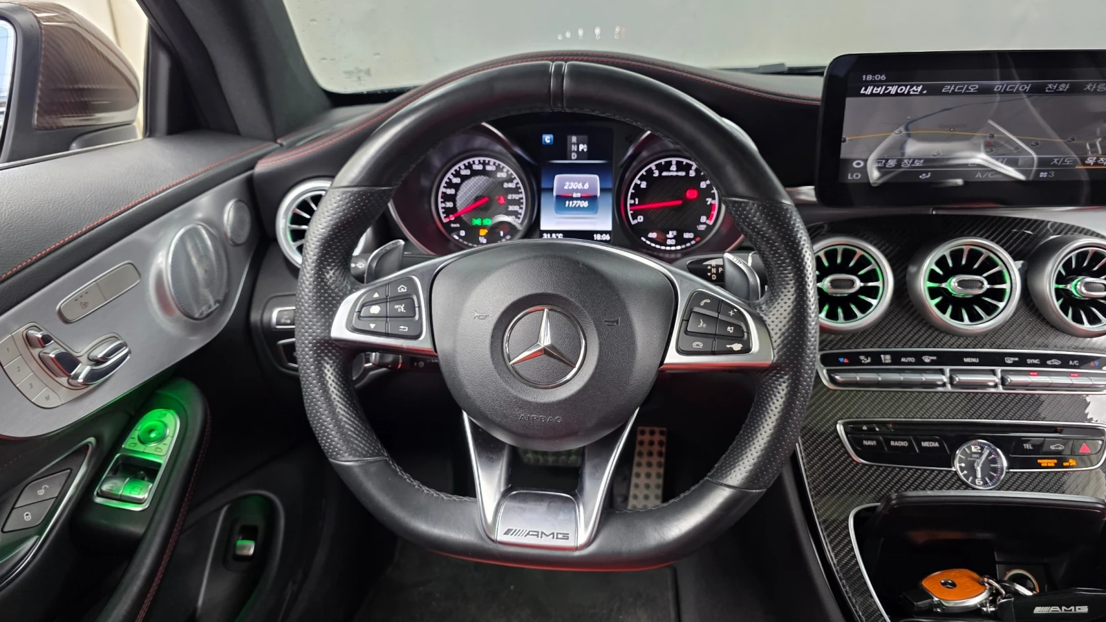 Mercedes-Benz C 63 AMG Head up/360 Cam/Подгрев/Панорама, снимка 10 - Автомобили и джипове - 55015823