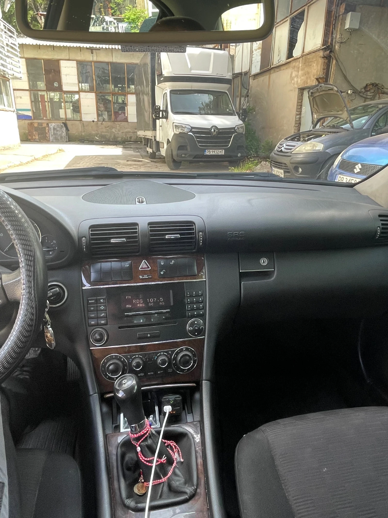 Mercedes-Benz C 220, снимка 5 - Автомобили и джипове - 55162561