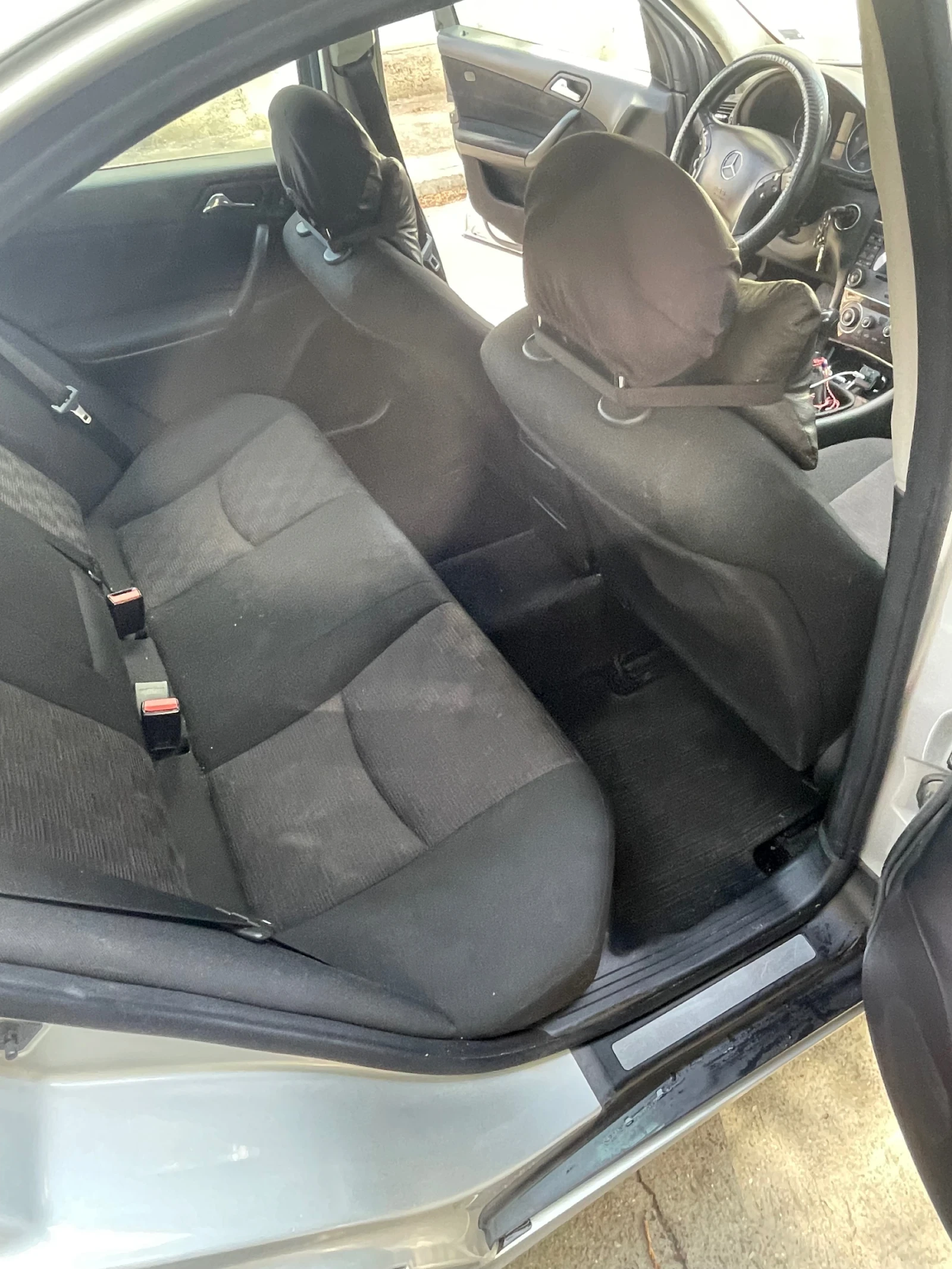 Mercedes-Benz C 220, снимка 3 - Автомобили и джипове - 55162561