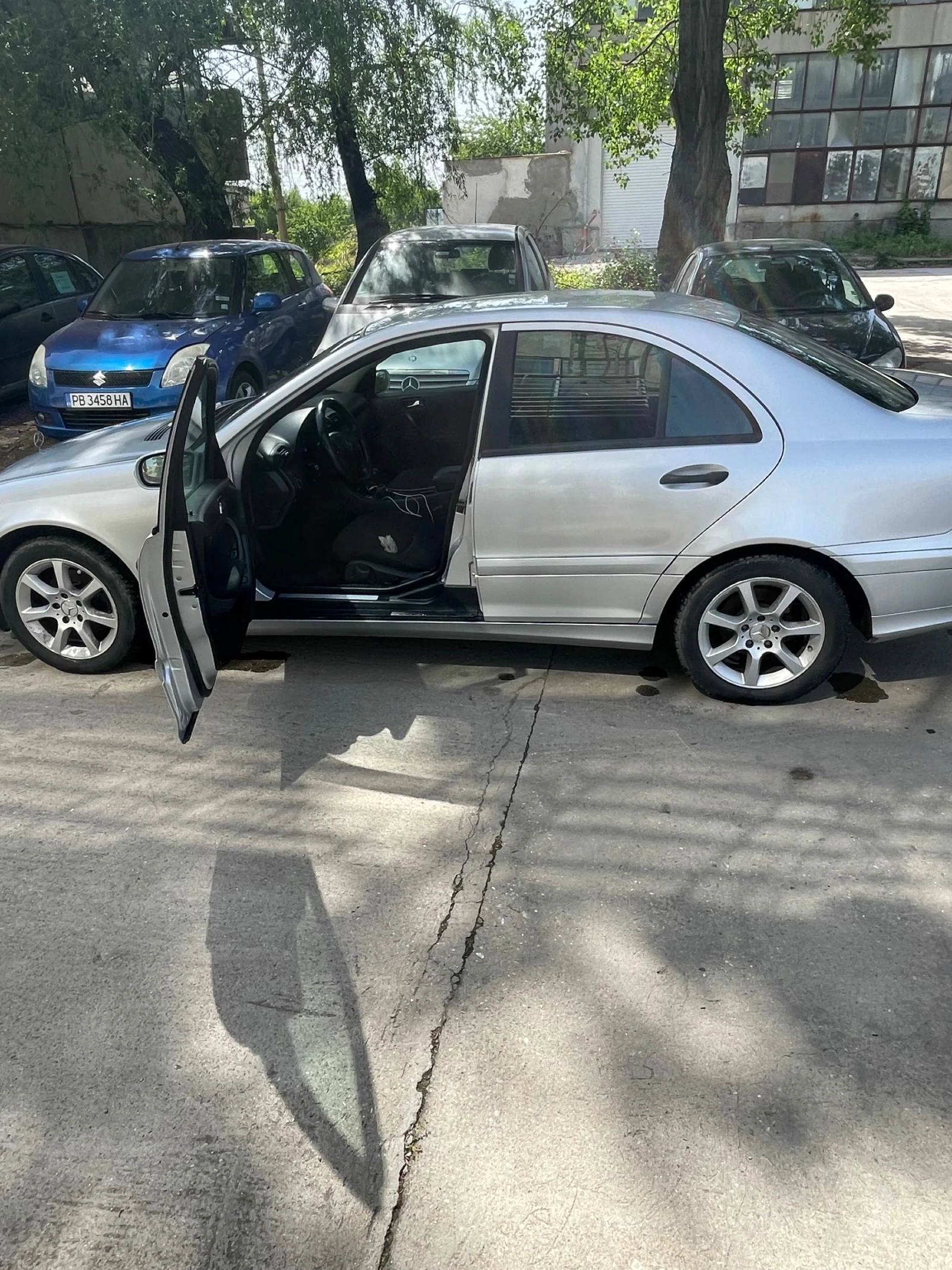 Mercedes-Benz C 220, снимка 4 - Автомобили и джипове - 55162561