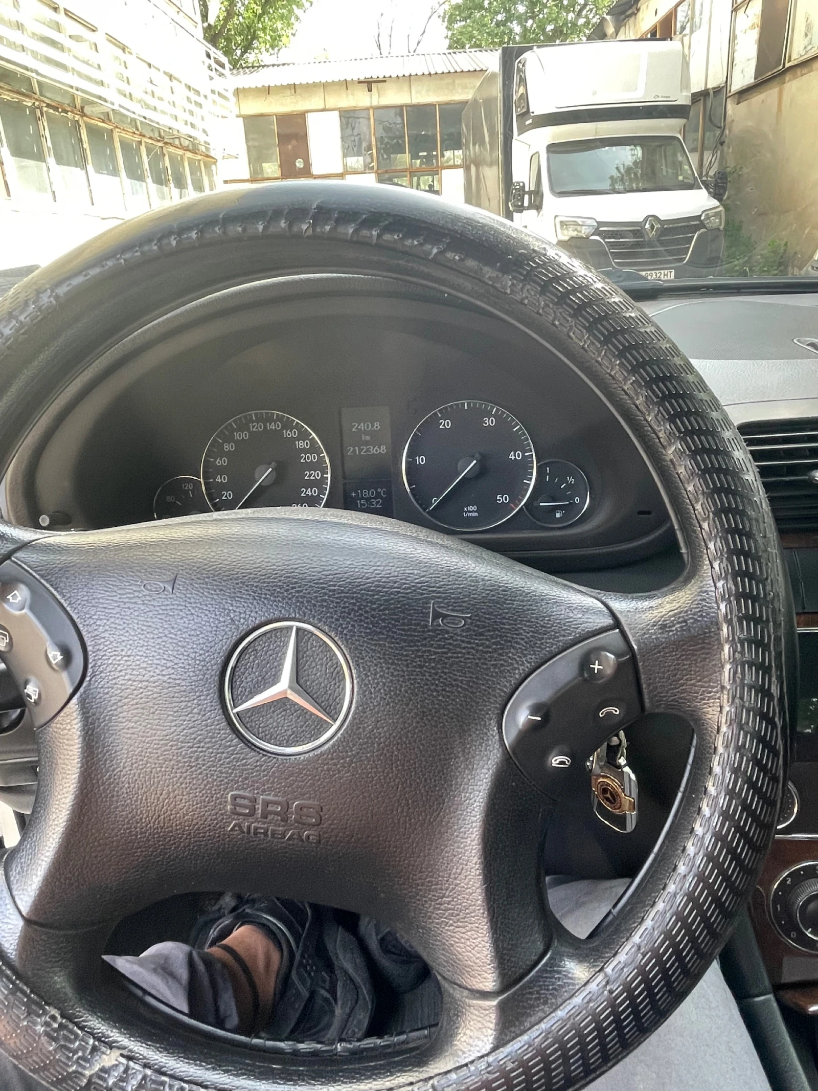 Mercedes-Benz C 220, снимка 6 - Автомобили и джипове - 55162561