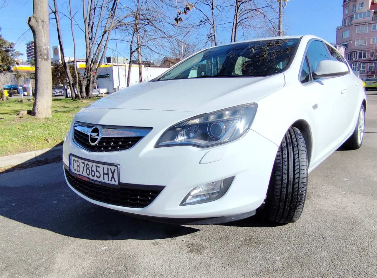 Opel Astra Cosmo J 2.0 CDTI, снимка 2 - Автомобили и джипове - 55652434