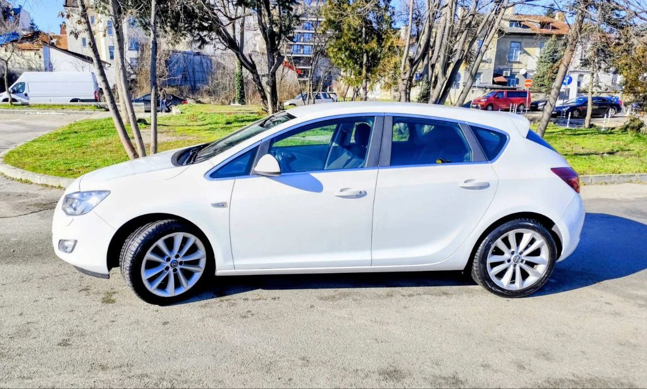 Opel Astra Cosmo J 2.0 CDTI, снимка 5 - Автомобили и джипове - 55652434