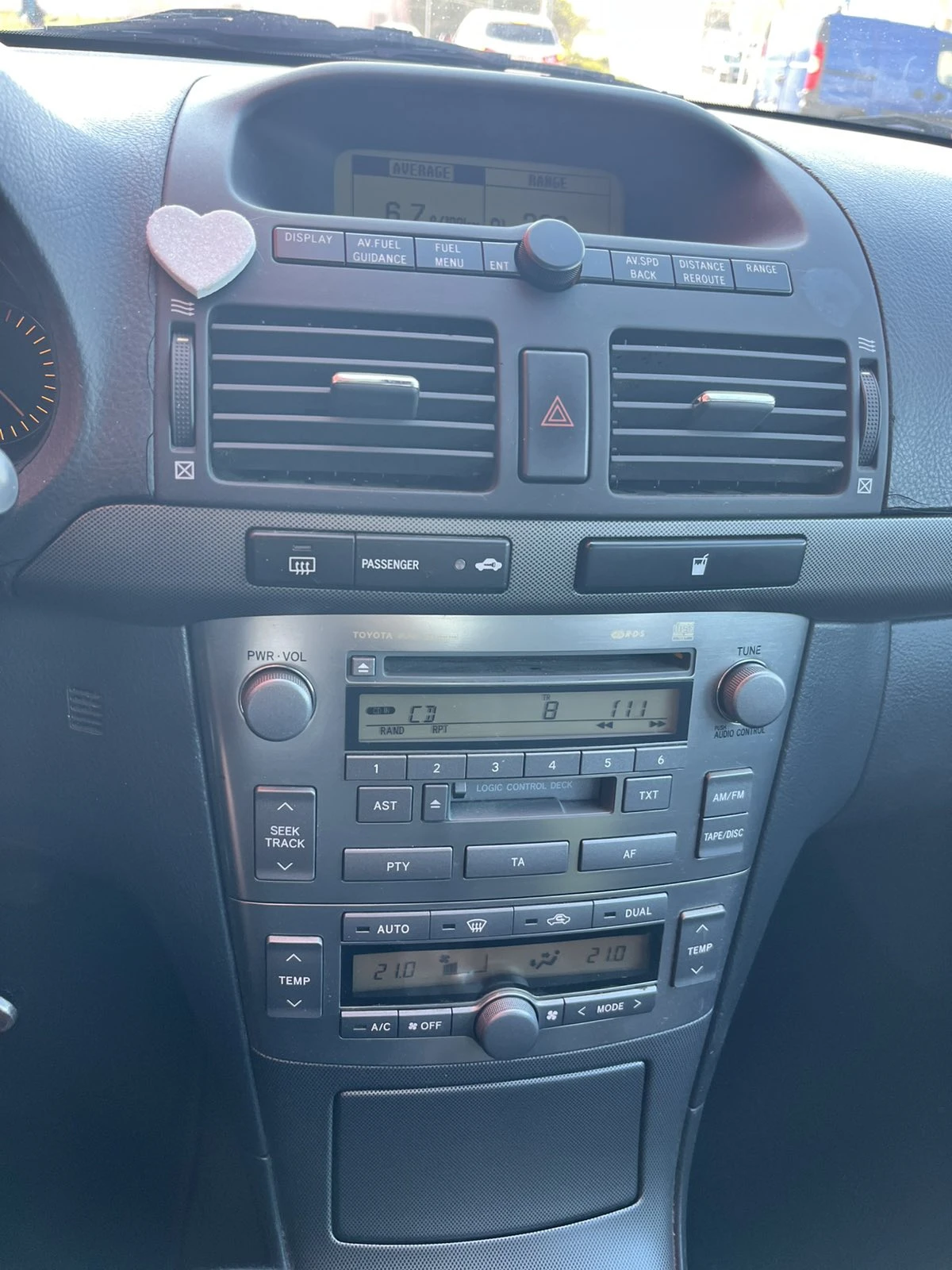 Toyota Avensis Авенсис, снимка 9 - Автомобили и джипове - 55954499