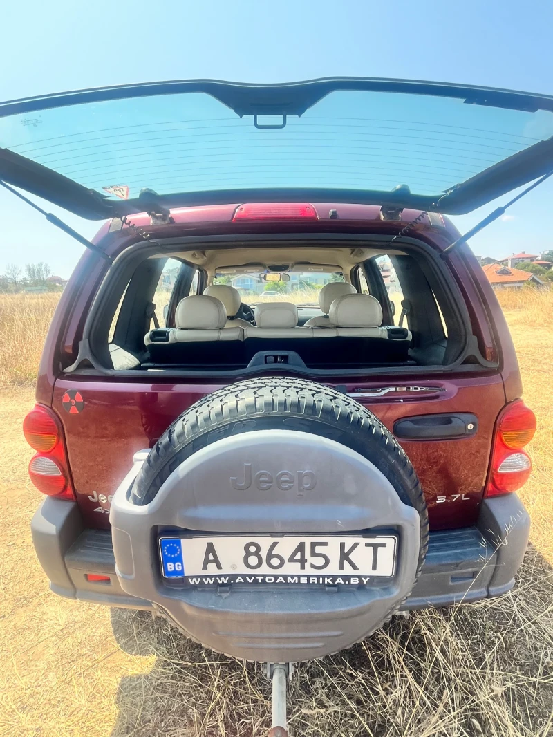 Jeep Cherokee Sport, снимка 8 - Автомобили и джипове - 52844037