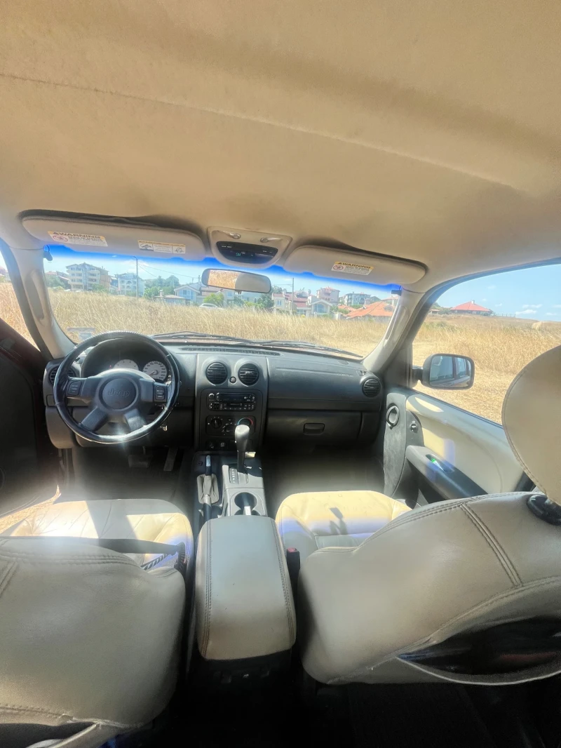 Jeep Cherokee Sport, снимка 10 - Автомобили и джипове - 52844037