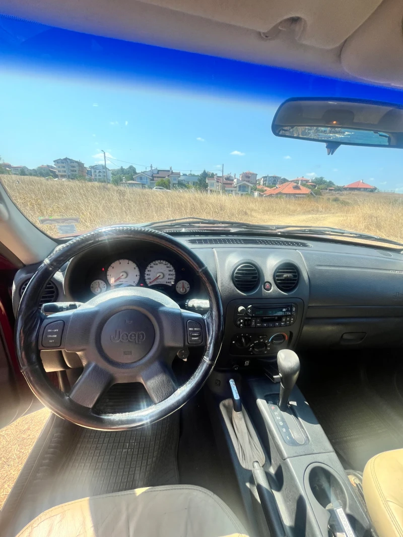 Jeep Cherokee Sport, снимка 6 - Автомобили и джипове - 52844037