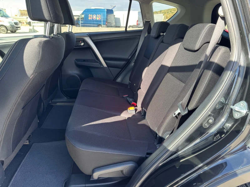 Toyota Rav4 2.2 D 4WD - AUTO/ СЕРВИЗНА ИСТОРИЯ/ 144.000 км!, снимка 15 - Автомобили и джипове - 52278617