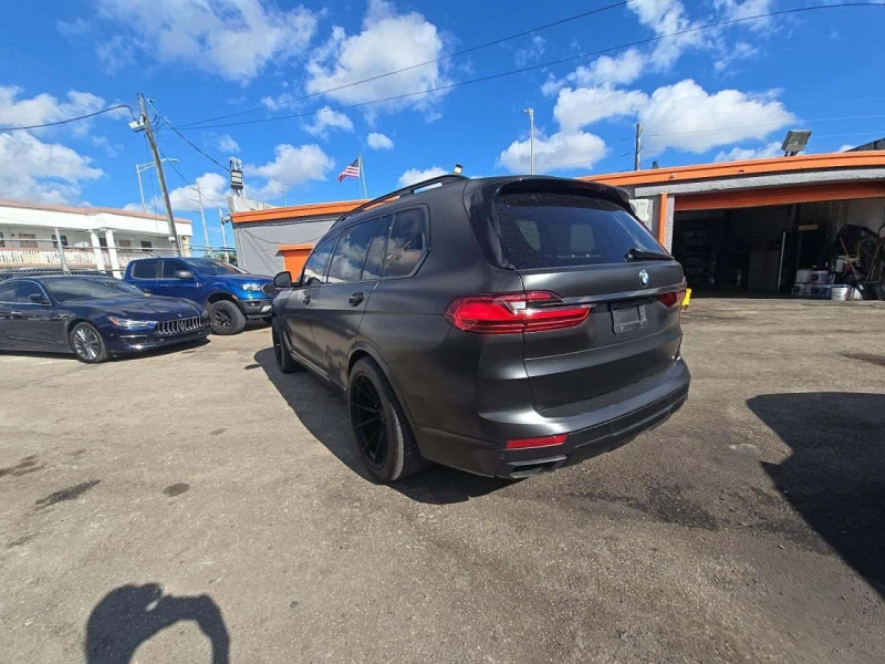 BMW X7 * CARFAX * БЕЗ ПЪРВОНАЧАЛНА ВНОСКА, снимка 2 - Автомобили и джипове - 52815939