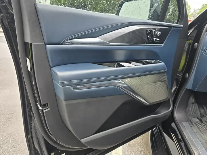 Cadillac Escalade  IQ Sport 2 , снимка 7 - Автомобили и джипове - 55082353