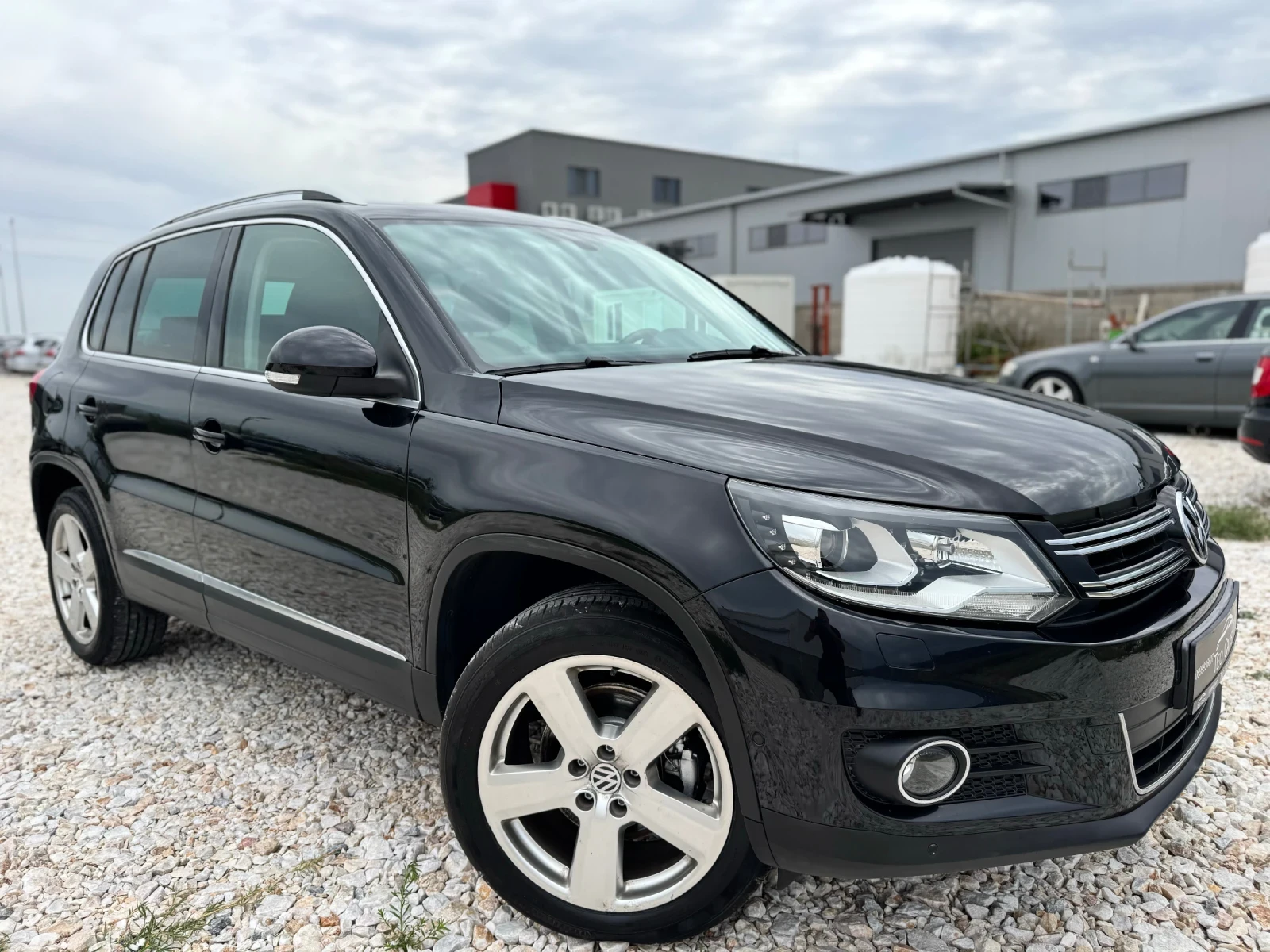 VW Tiguan 2.0 TDI / FACELIFT / 4MOTION / HIGHLINE / LED  | Mobile.bg   1