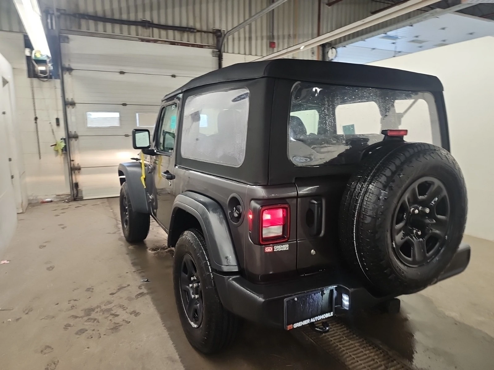 Jeep Wrangler SPORT * * CARFAX * * АВТО КРЕДИТ * *  - изображение 6