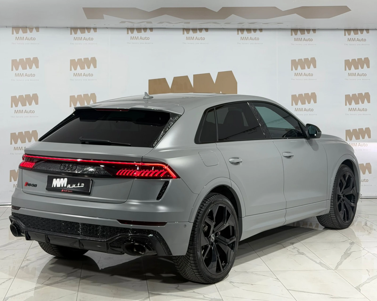 Audi RSQ8 Quattro* B&O* Pano* Matrix* Carbon* Вентилация, снимка 3 - Автомобили и джипове - 53912361
