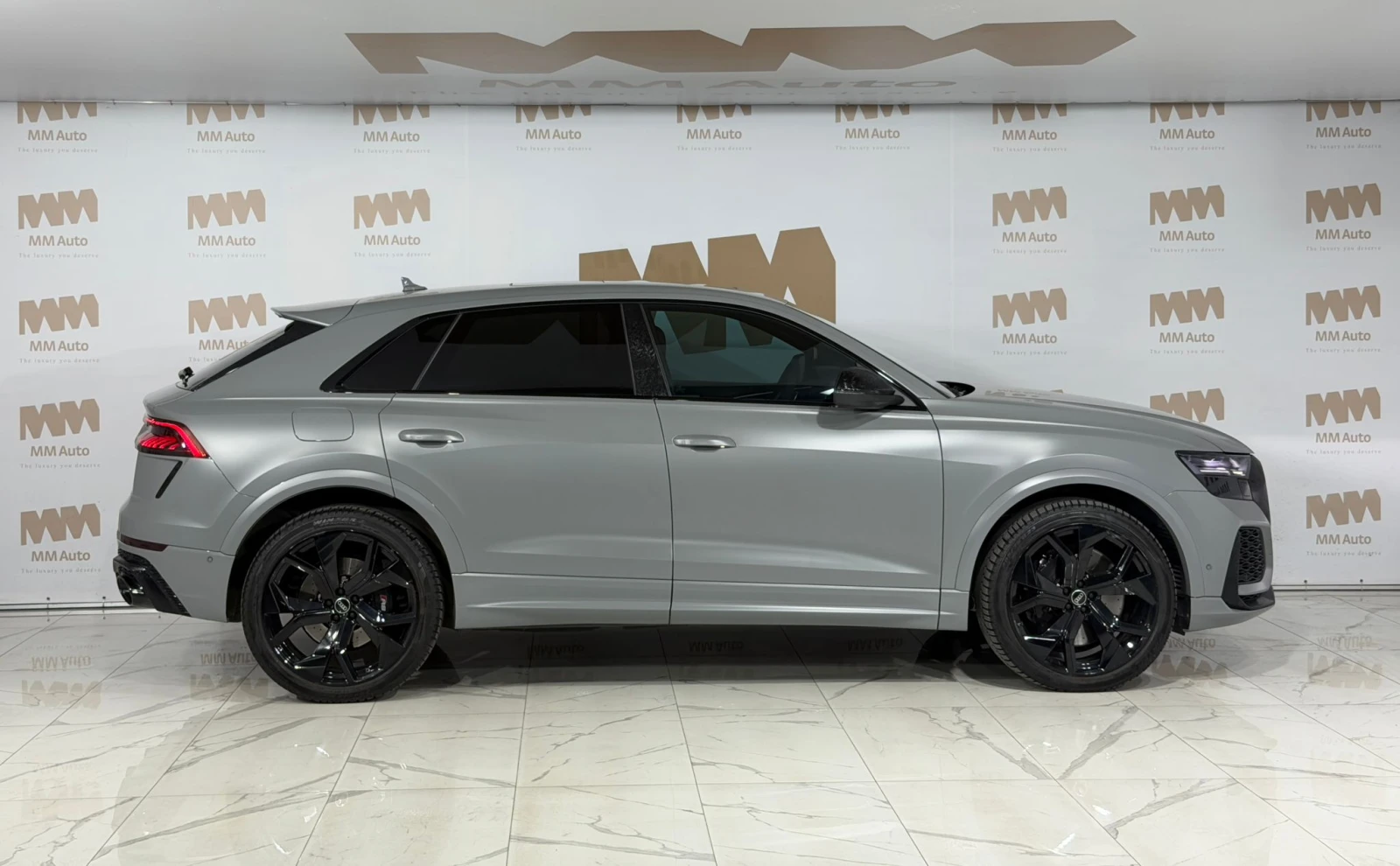Audi RSQ8 Quattro* B&O* Pano* Matrix* Carbon* Вентилация, снимка 2 - Автомобили и джипове - 53912361