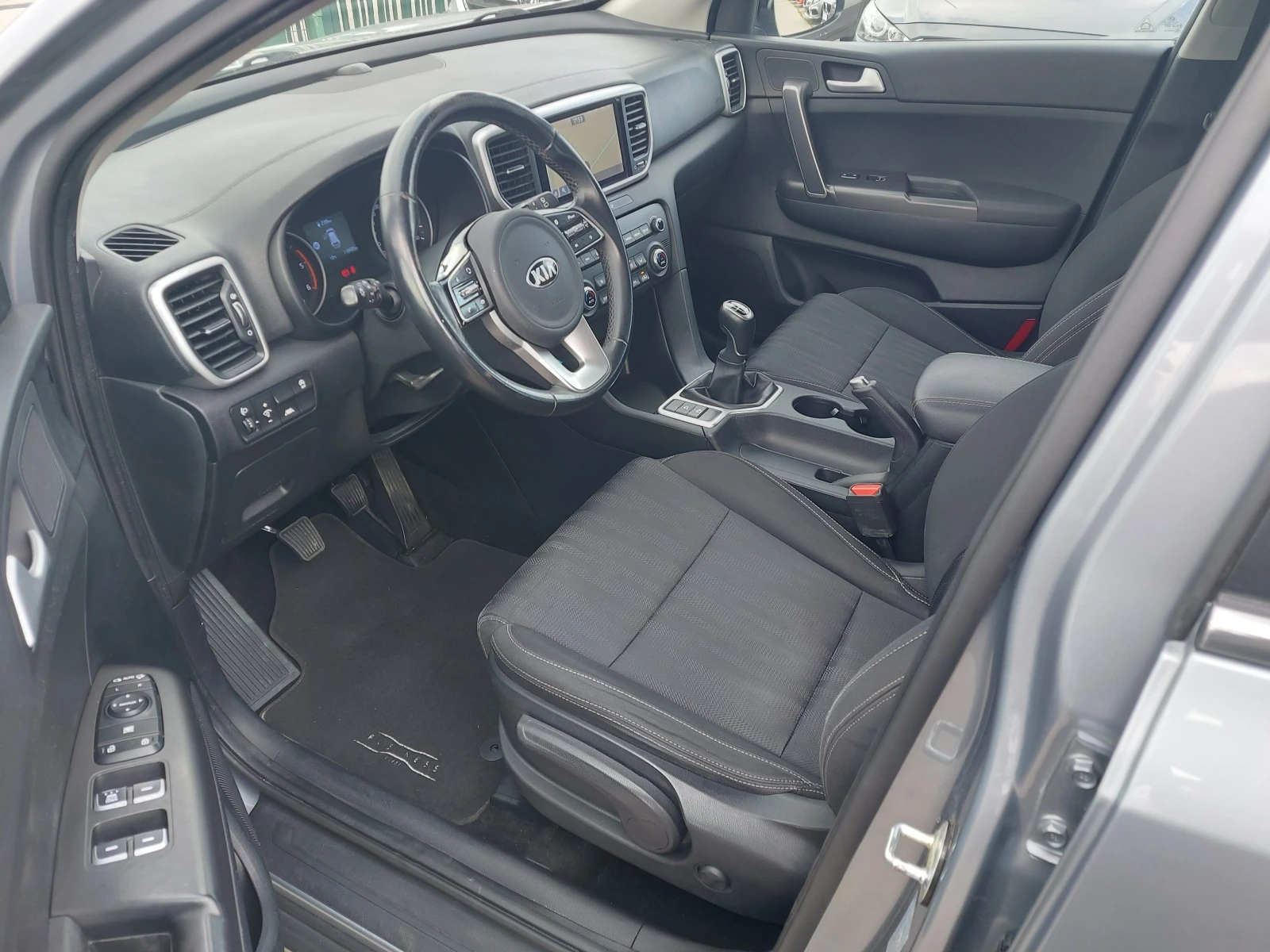 Kia Sportage 1.6 CRDI* GT Line* 6 МТ* ИТАЛИЯ, снимка 7 - Автомобили и джипове - 54193295