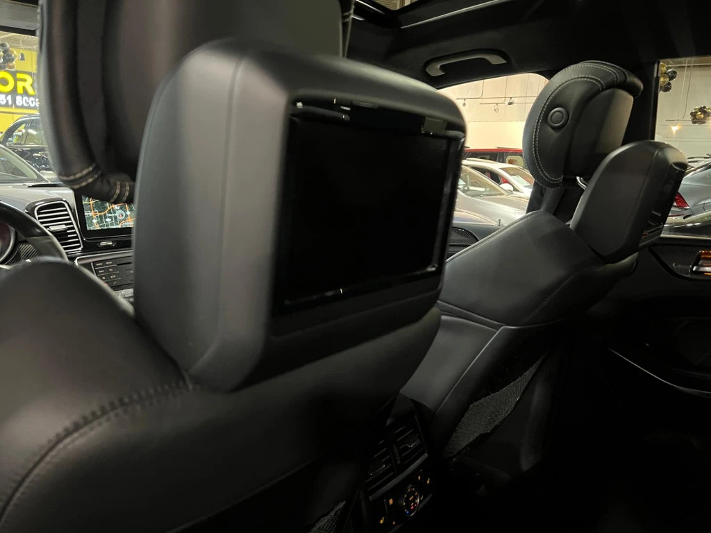 Mercedes-Benz GLS 63 AMG HARMON* KARDON* ОБДУХВАНЕ* ПАНОРАМА* МАСАЖ* КЕЙЛЕС, снимка 14 - Автомобили и джипове - 55792692