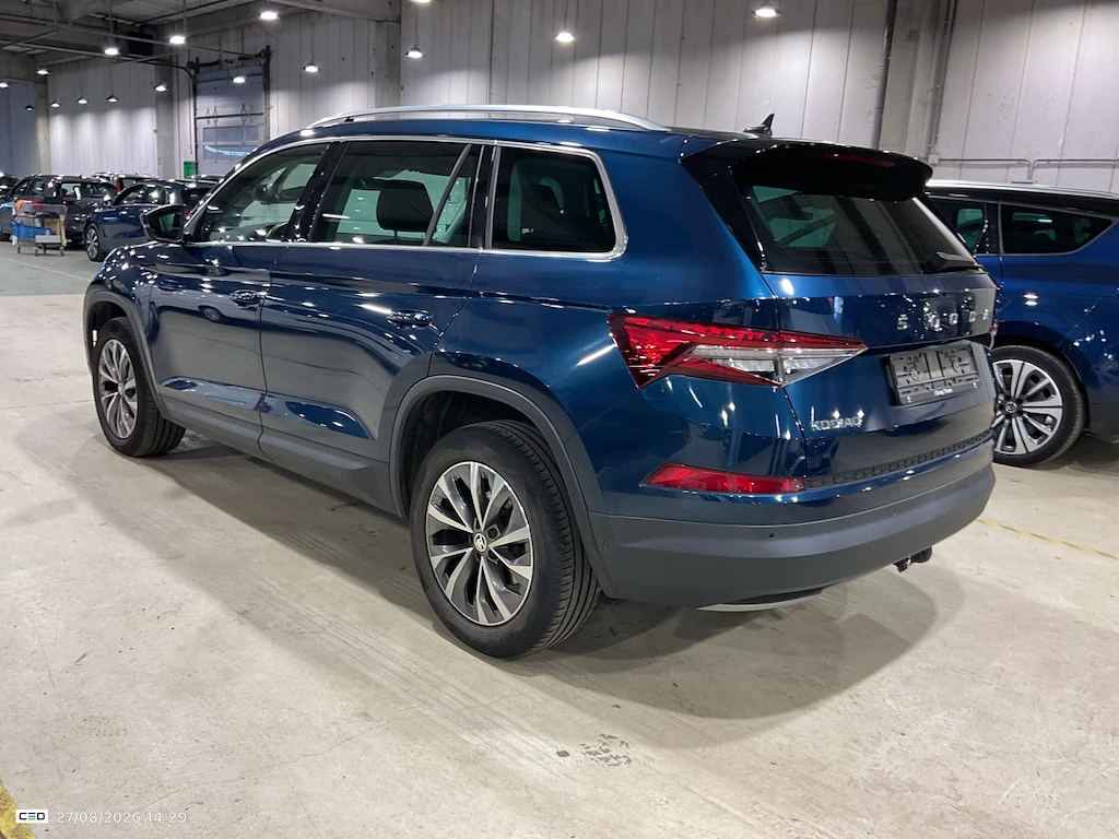 Skoda Kodiaq 2.0 CRTDI DSG7 CLEVER+ LED NAVI, снимка 4 - Автомобили и джипове - 56114961