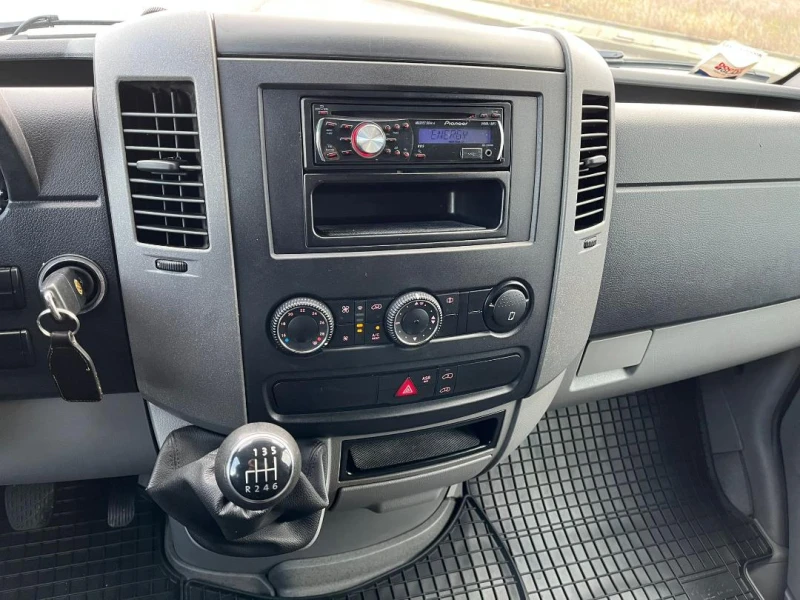 VW Crafter L2H2 TDi 136KC ЕВРО 5В * КЛИМА ОБСЛУЖЕН ПЕРФЕКТЕН, снимка 13 - Бусове и автобуси - 53060976