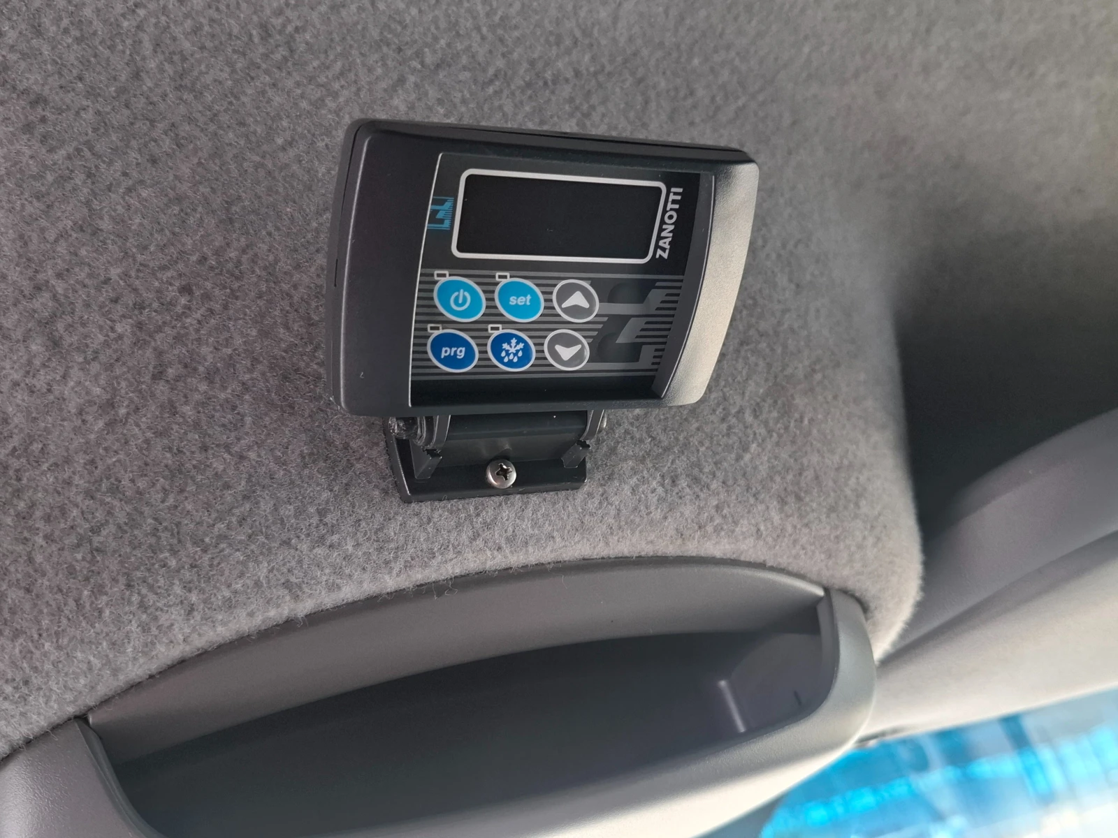 Mercedes-Benz Sprinter 313 CDI/220V/Клима/Euro5B - изображение 9