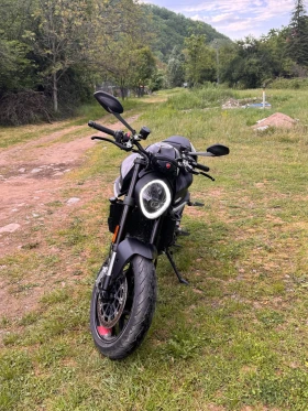 Снимка Ducati Monster