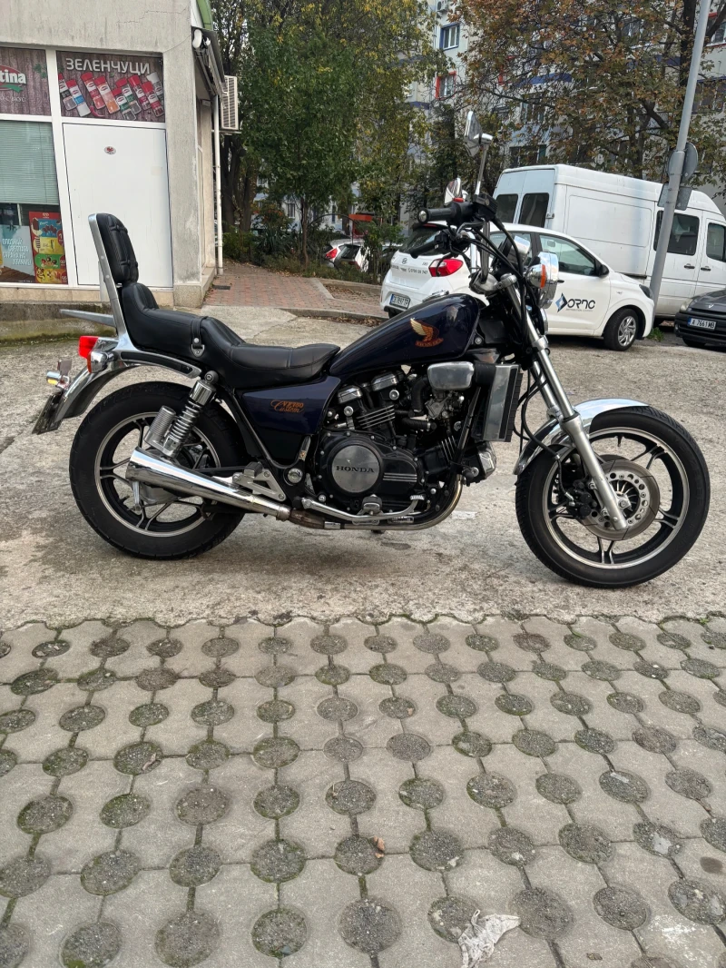 Honda Magna