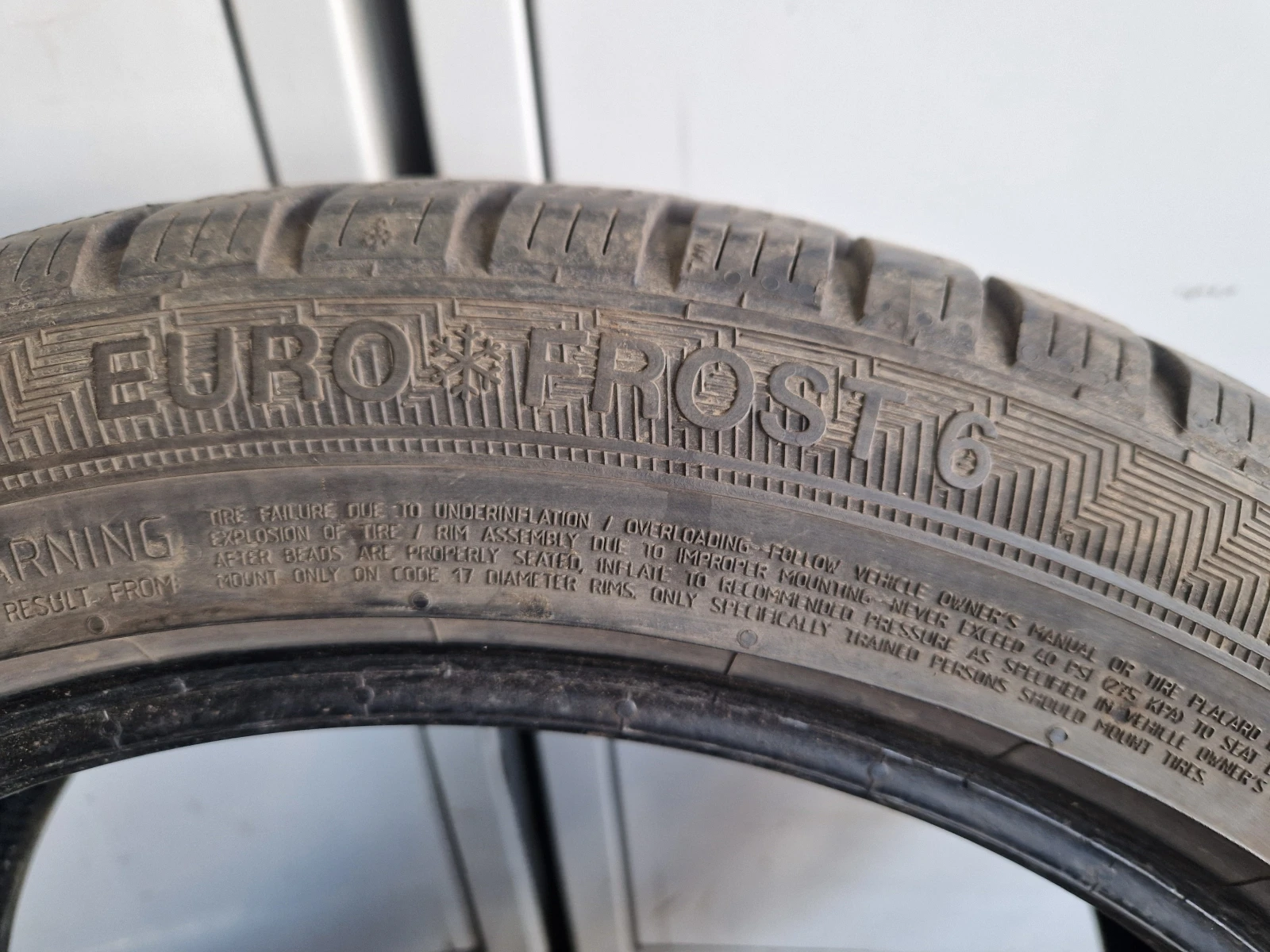 Гуми Зимни 225/45R17, снимка 5 - Гуми и джанти - 56165122